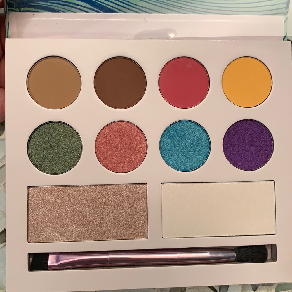 Eyeshadow palette